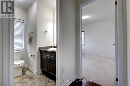 404 Clarkson Gate, Milton, ON - Indoor Photo Showing Bathroom