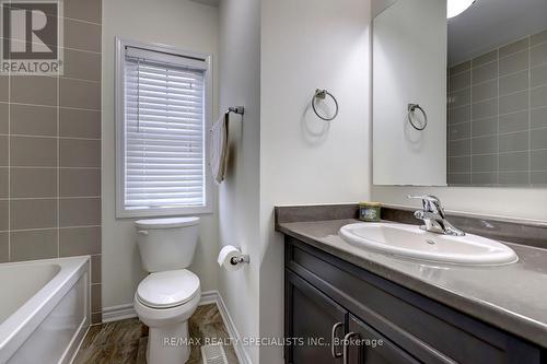 404 Clarkson Gate, Milton, ON - Indoor Photo Showing Bathroom