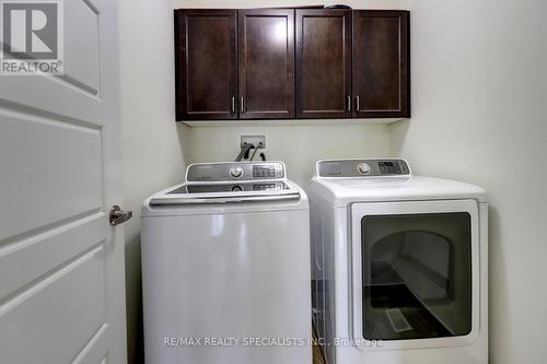 404 Clarkson Gate, Milton, ON - Indoor Photo Showing Laundry Room