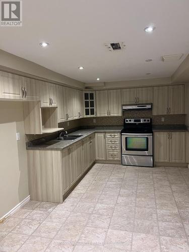 8 Ridelle Court, Brampton, ON - Indoor Photo Showing Kitchen With Double Sink