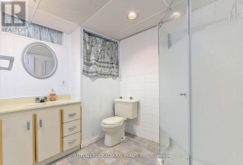 2431 Ploughshare Court, Mississauga, ON - Indoor Photo Showing Bathroom