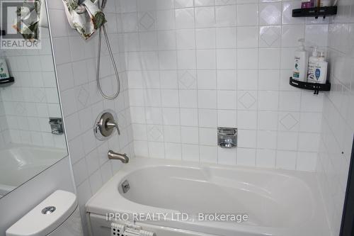 1104A - 3605 Kariya Drive, Mississauga, ON - Indoor Photo Showing Bathroom