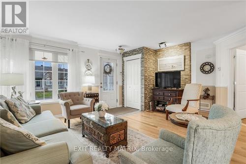 1740 Florence Street, Hawkesbury, ON - Indoor Photo Showing Living Room