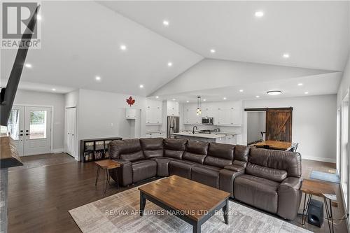 3399 Lakeshore Road, North Glengarry, ON - Indoor Photo Showing Living Room