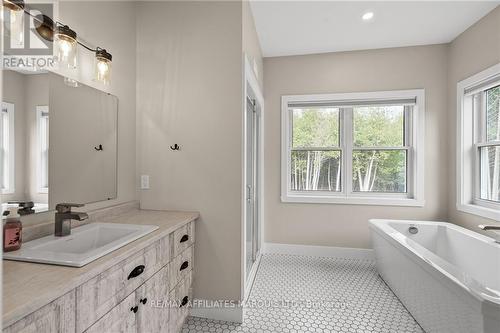 3399 Lakeshore Road, North Glengarry, ON - Indoor Photo Showing Bathroom