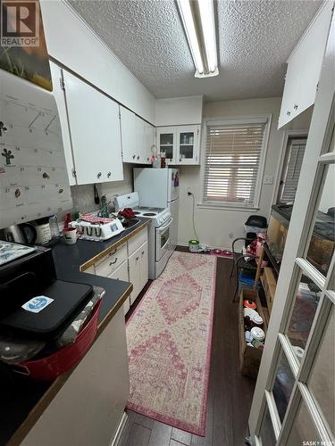 2070 King Street, Regina, SK - Indoor Photo Showing Kitchen