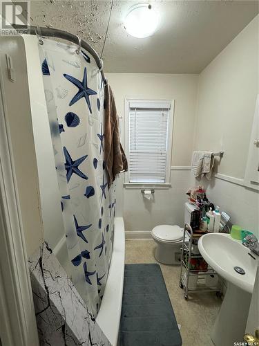 2070 King Street, Regina, SK - Indoor Photo Showing Bathroom