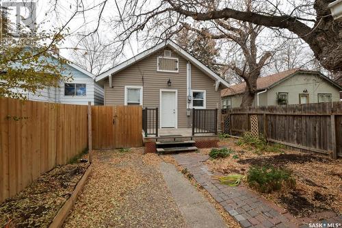 1437 Wascana Street, Regina, SK - Outdoor