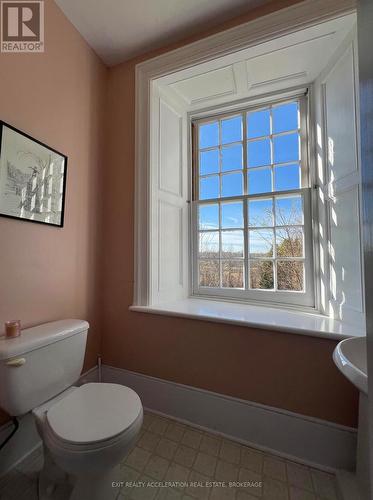 69 12Th Concession Road, South Frontenac (Frontenac South), ON - Indoor Photo Showing Bathroom