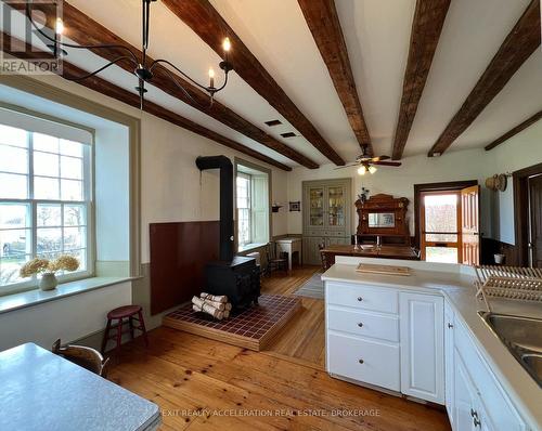 69 12Th Concession Road, South Frontenac (Frontenac South), ON - Indoor Photo Showing Kitchen