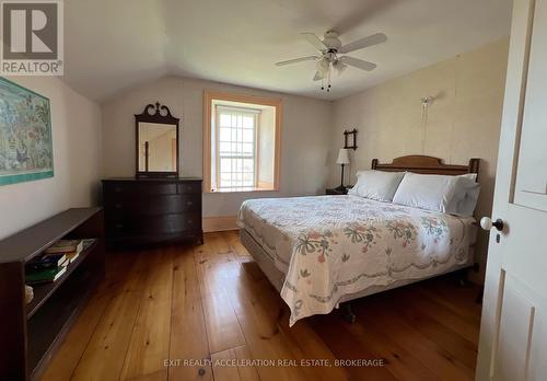 69 12Th Concession Road, South Frontenac (Frontenac South), ON - Indoor Photo Showing Bedroom