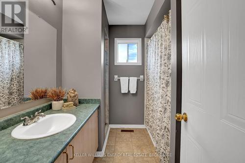 35 Goodwin Avenue, Clarington (Bowmanville), ON - Indoor Photo Showing Bathroom