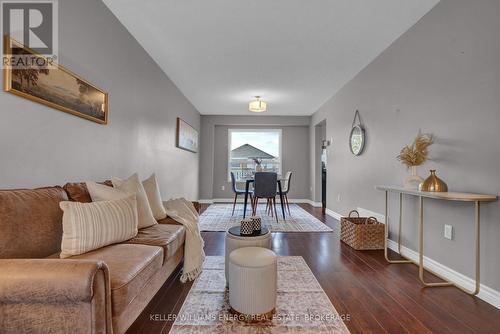 35 Goodwin Avenue, Clarington (Bowmanville), ON - Indoor Photo Showing Living Room