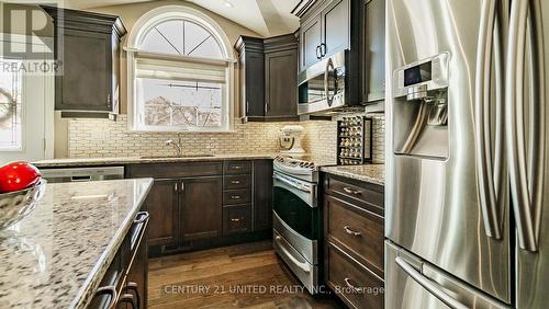 72 - 301 Carnegie Avenue, Peterborough (Northcrest), ON - Indoor Photo Showing Kitchen With Upgraded Kitchen