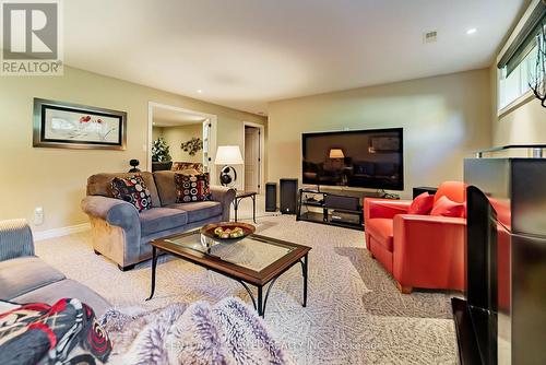 72 - 301 Carnegie Avenue, Peterborough (Northcrest), ON - Indoor Photo Showing Living Room