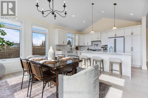 418 Golf Course Road, Kawartha Lakes, ON - Indoor Photo Showing Dining Room