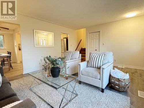 275 Robin Road, London, ON - Indoor Photo Showing Living Room