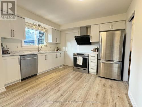 275 Robin Road, London, ON - Indoor Photo Showing Kitchen