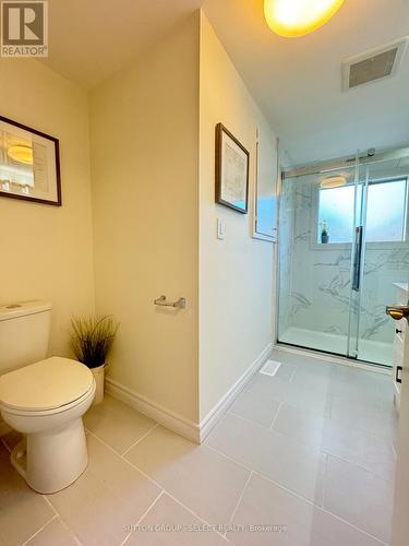 275 Robin Road, London, ON - Indoor Photo Showing Bathroom