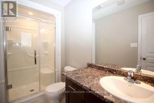 1720 O'Hanlan Lane, London, ON - Indoor Photo Showing Bathroom