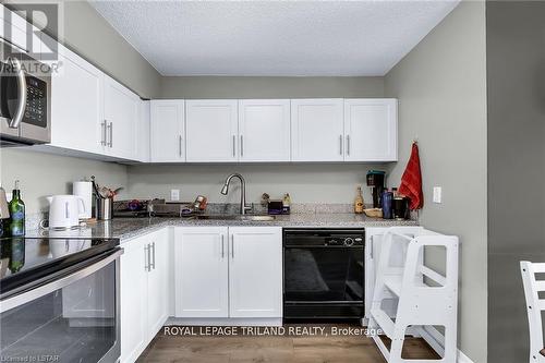 312 - 5 Jacksway Crescent, London, ON - Indoor Photo Showing Kitchen