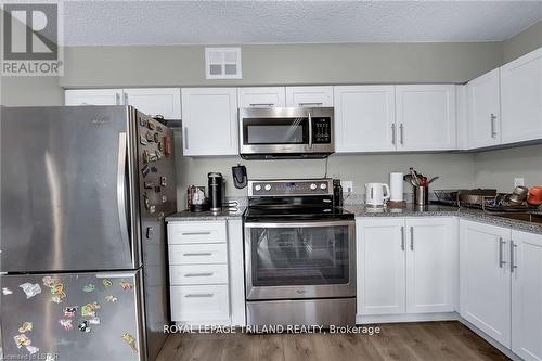 312 - 5 Jacksway Crescent, London, ON - Indoor Photo Showing Kitchen