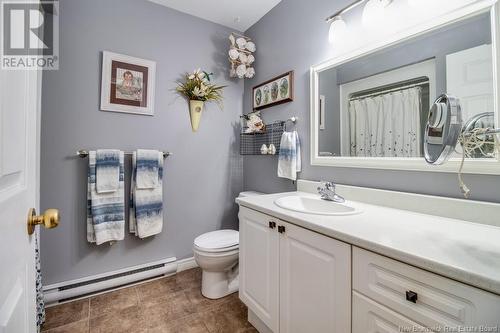 10 Cumberland Court, Fredericton, NB - Indoor Photo Showing Bathroom