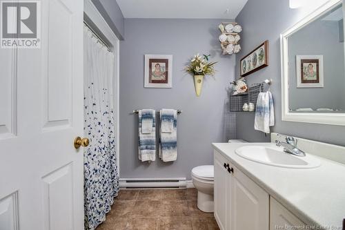 10 Cumberland Court, Fredericton, NB - Indoor Photo Showing Bathroom