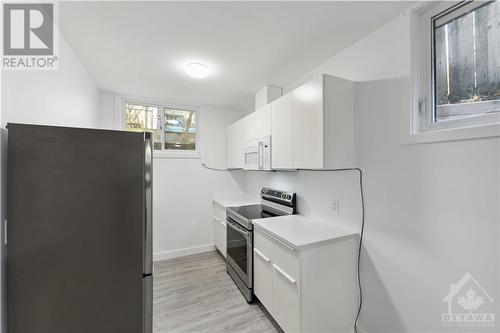 828 Maplewood Avenue, Ottawa, ON - Indoor Photo Showing Kitchen