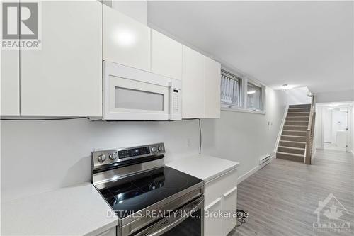 828 Maplewood Avenue, Ottawa, ON - Indoor Photo Showing Kitchen