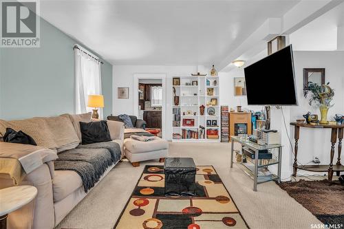 2128 Reynolds Street, Regina, SK - Indoor Photo Showing Living Room