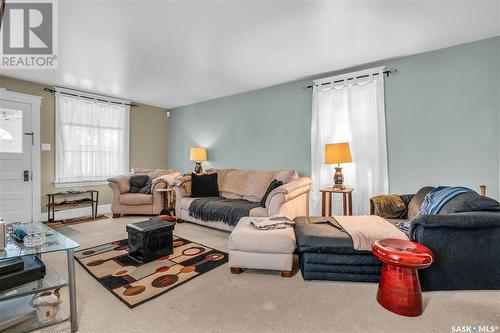 2128 Reynolds Street, Regina, SK - Indoor Photo Showing Living Room