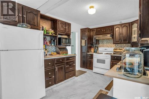 2128 Reynolds Street, Regina, SK - Indoor Photo Showing Kitchen