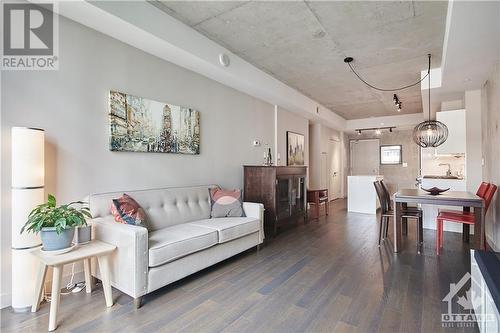 224 Lyon Street Unit#711, Ottawa, ON - Indoor Photo Showing Living Room