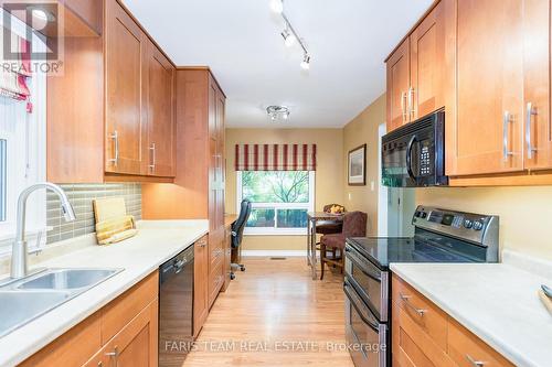 173 Toronto Street, Barrie, ON - Indoor Photo Showing Kitchen