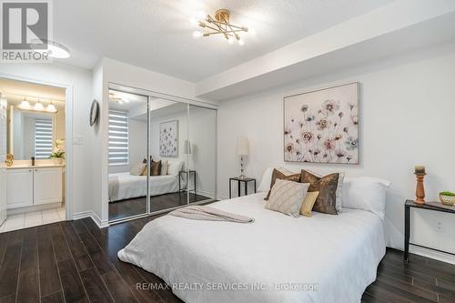 717 - 3880 Duke Of York Boulevard, Mississauga, ON - Indoor Photo Showing Bedroom