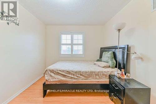 169 Crystal Glen Crescent, Brampton, ON - Indoor Photo Showing Bedroom