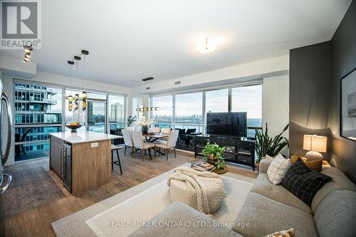 2207 - 16 Brookers Lane, Toronto, ON - Indoor Photo Showing Living Room