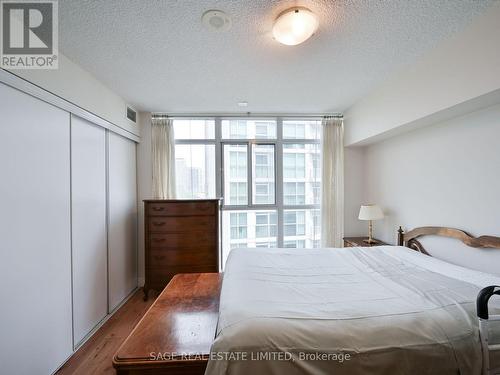 808 - 3 Marine Parade Drive, Toronto, ON - Indoor Photo Showing Bedroom