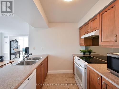 808 - 3 Marine Parade Drive, Toronto, ON - Indoor Photo Showing Kitchen With Double Sink