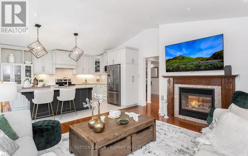 3363 Smoke Tree Road, Mississauga, ON - Indoor Photo Showing Living Room With Fireplace