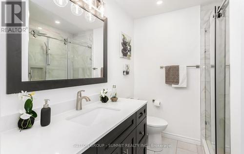 3363 Smoke Tree Road, Mississauga, ON - Indoor Photo Showing Bathroom