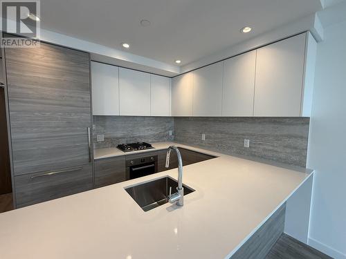 3505 680 Quayside Drive, New Westminster, BC - Indoor Photo Showing Kitchen With Upgraded Kitchen