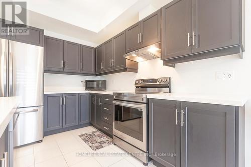 45 Bensley Lane, Hamilton, ON - Indoor Photo Showing Kitchen