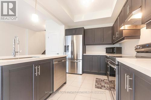 45 Bensley Lane, Hamilton, ON - Indoor Photo Showing Kitchen