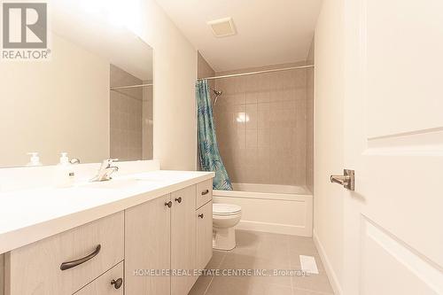 45 Bensley Lane, Hamilton, ON - Indoor Photo Showing Bathroom