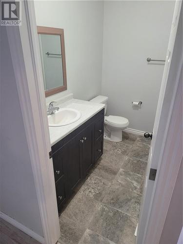 5 Maclachlan Street, Sudbury, ON - Indoor Photo Showing Bathroom