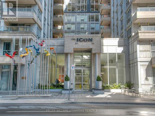 521 - 270 Wellington Street W, Toronto, ON - Outdoor With Balcony With Facade