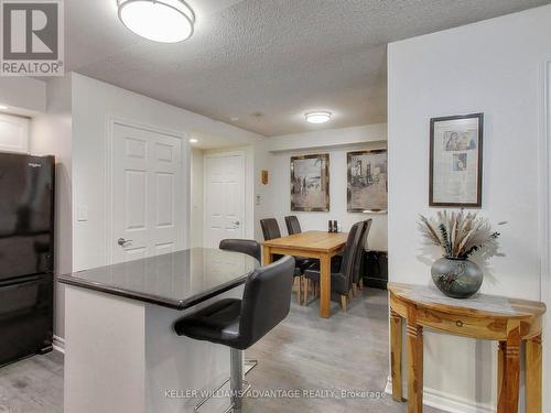 521 - 270 Wellington Street W, Toronto, ON - Indoor Photo Showing Dining Room