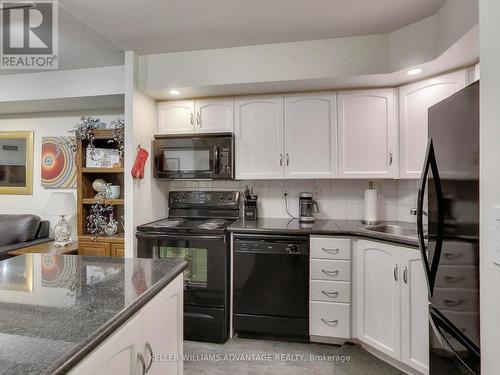 521 - 270 Wellington Street W, Toronto, ON - Indoor Photo Showing Kitchen